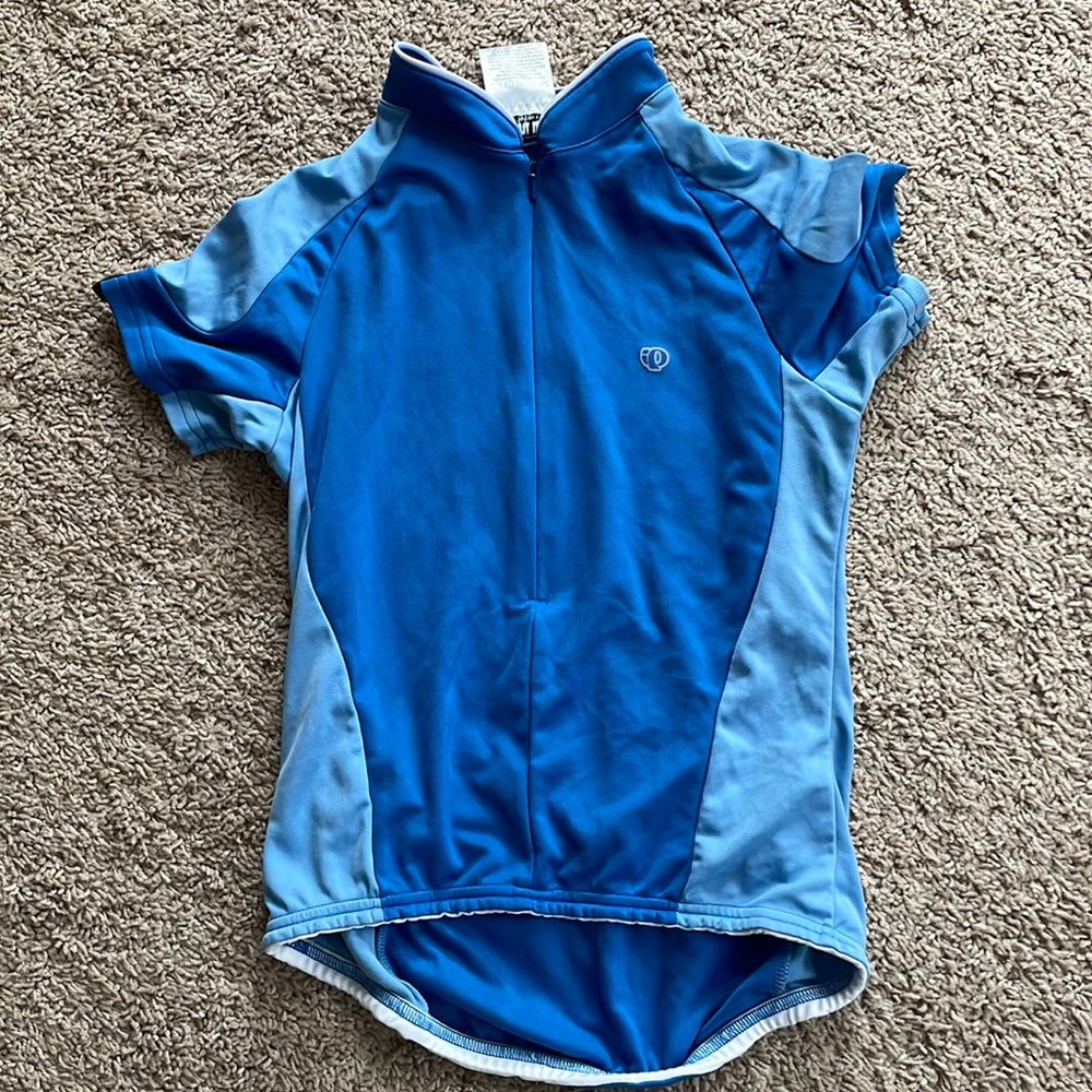 Pearl Izumi cycling shirt, great condition.